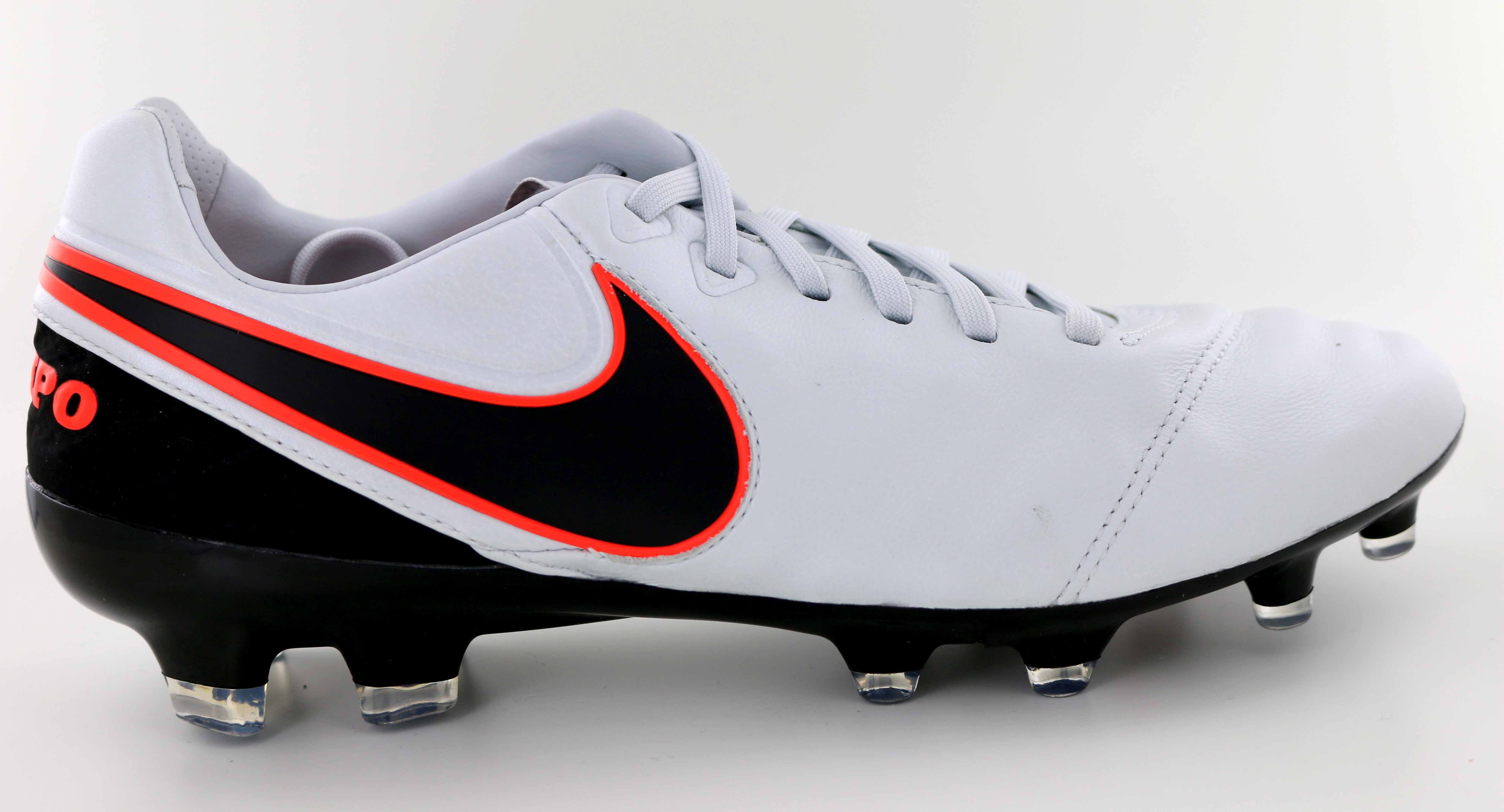 nike tiempo legacy vi